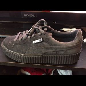 Rihanna’s Fenty Creeper pumas size 8.5 in women